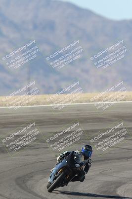 media/Oct-30-2025-Racers Edge (Thu) [[dabbdaf680]]/3-B Group/Session 2 (Bowl Exit)/